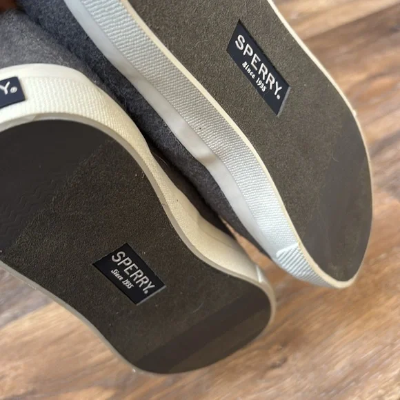 Sperry ladies, boat- dock, shoes, gray sneakers, size 8, medium - Picture 6 of 8